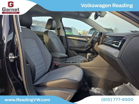 New 2026 Volkswagen Jetta SE image 13
