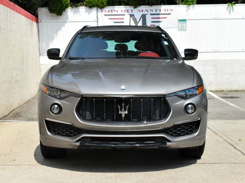 Used 2022 Maserati Levante GT AWD/4WD image 11