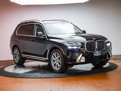 Certified 2024 BMW X7 xDrive40i image 6