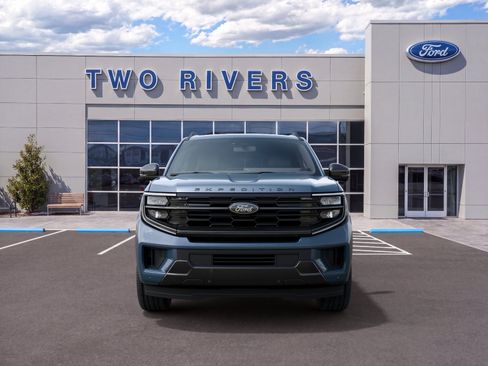 New 2027 Ford Expedition Platinum w/ Stealth Appearance Package AWD/4WD image 3