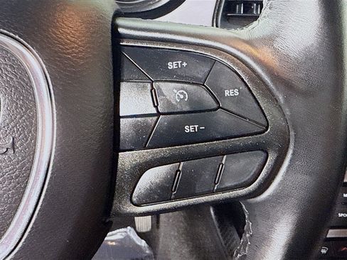 Used 2023 Dodge Challenger SXT image 15