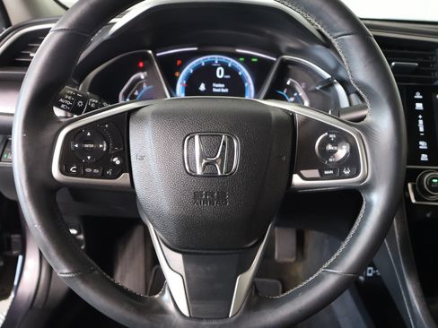 Used 2017 Honda Civic Touring image 3