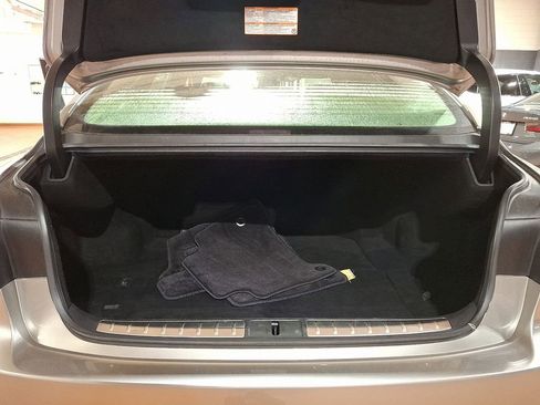 Used 2018 Lexus LS 500h AWD image 27