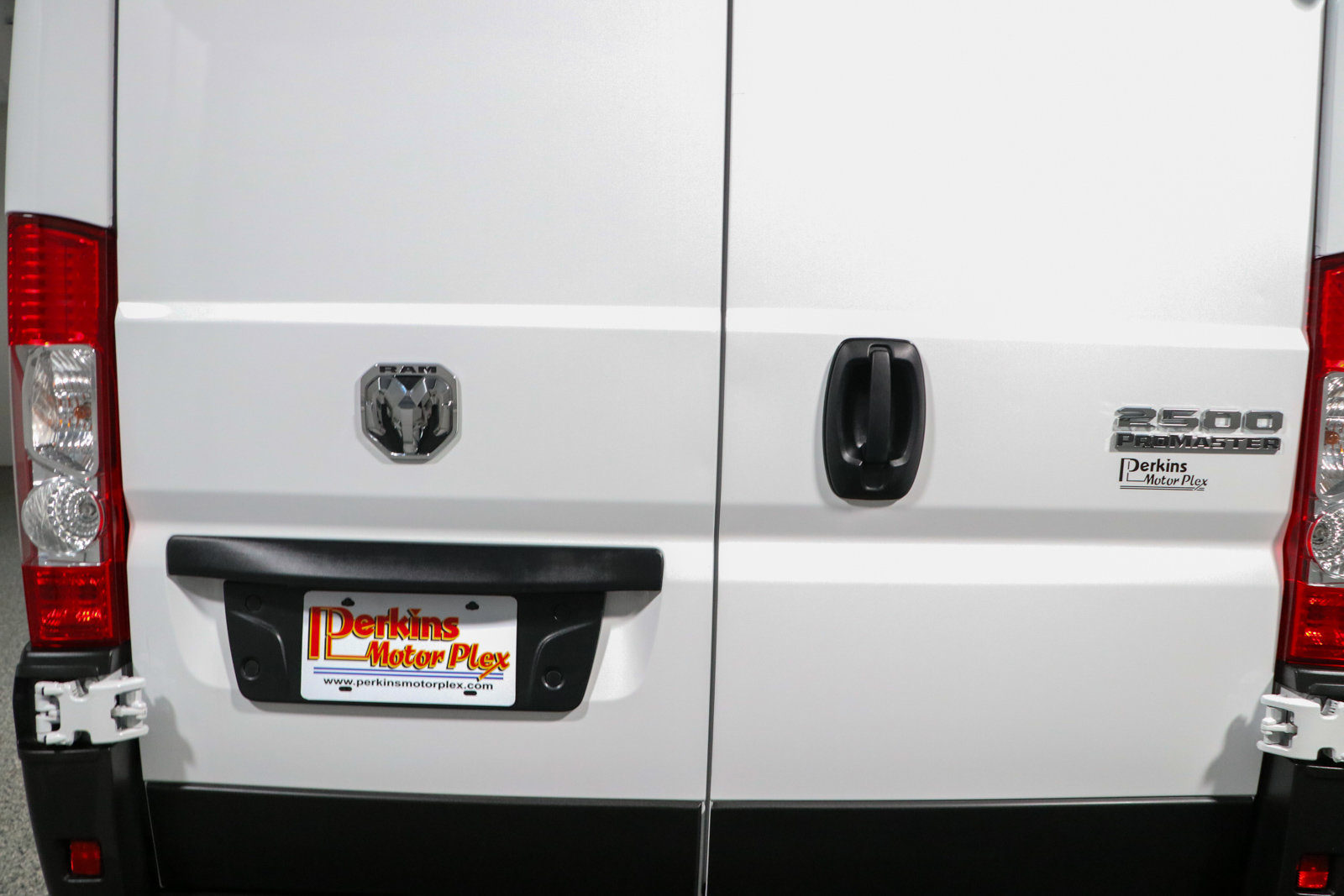 Used 2025 RAM ProMaster 2500 w/ Convenience Group FWD image 8
