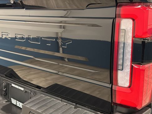 Used 2025 Ford F450 Platinum w/ FX4 Off-Road Package AWD/4WD image 42