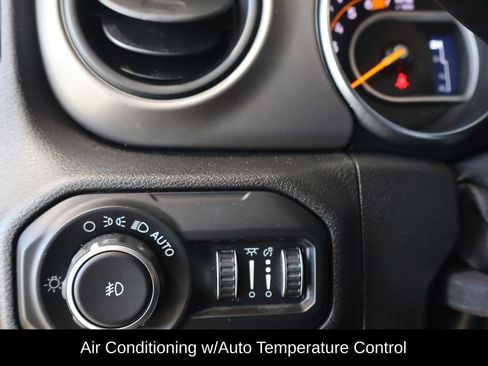 Used 2019 Jeep Wrangler Sport image 18