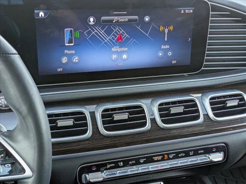 Used 2025 Mercedes-Benz GLS 450 4MATIC image 10