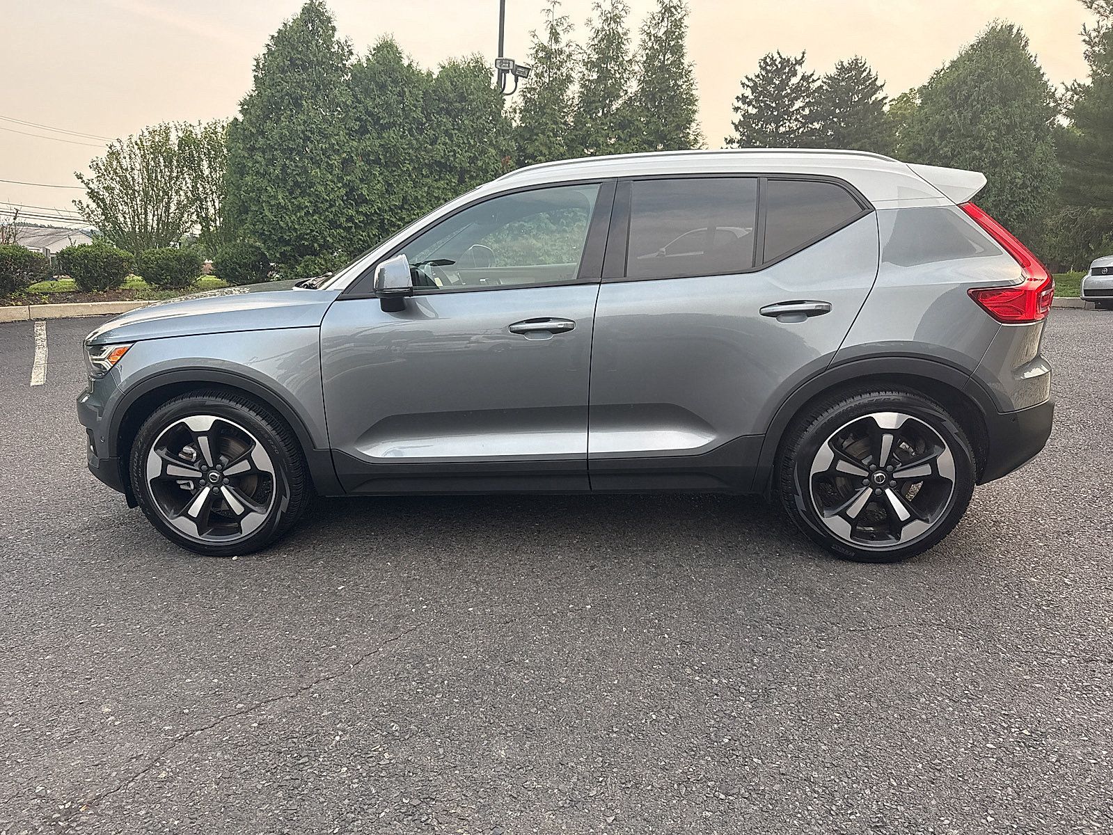 Used 2019 Volvo XC40 T5 Momentum AWD/4WD image 11