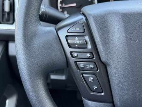 Used 2025 Nissan Frontier SV w/ Tow Package RWD image 17