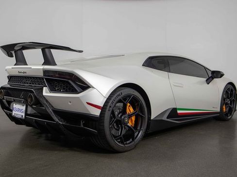 Used 2018 Lamborghini Huracan Performante image 8