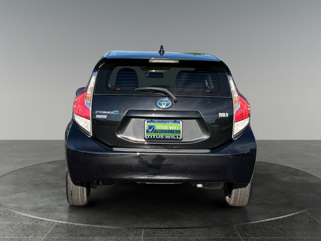 Used 2016 Toyota Prius C Persona Series FWD image 8