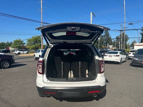 Used 2014 Ford Explorer XLT w/ Equipment Group 201A AWD/4WD image 8