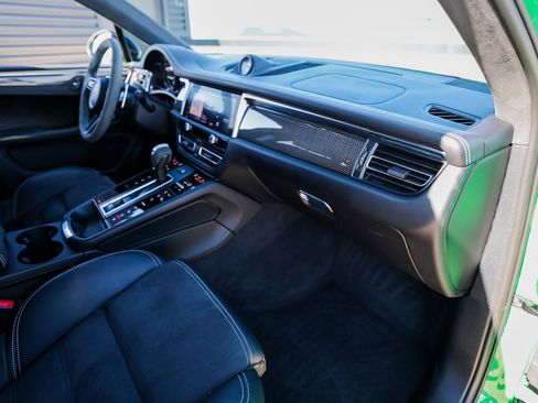 Certified 2024 Porsche Macan GTS image 27