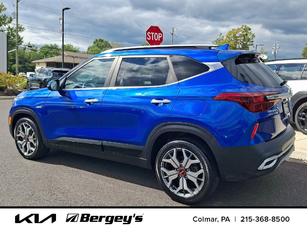 Certified 2021 Kia Seltos SX w/ SX Sunroof Package AWD/4WD image 8