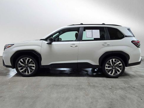 Used 2025 Subaru Forester Touring image 6