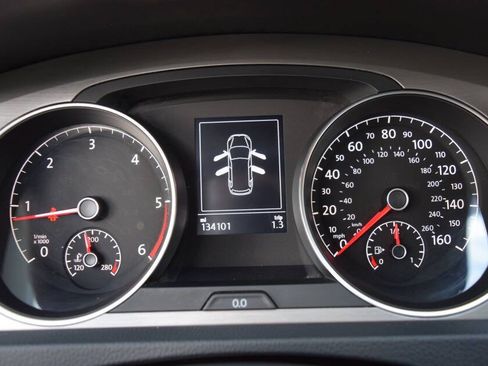 Used 2015 Volkswagen Golf TDI S FWD image 69