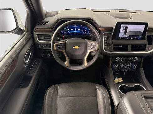 Used 2024 Chevrolet Suburban High Country RWD image 23