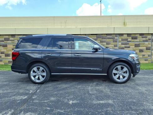 Used 2024 Ford Expedition Platinum AWD/4WD image 12
