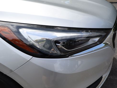 Used 2019 Buick Enclave Essence FWD image 16