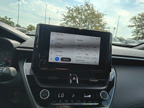 Used 2024 Toyota Corolla Cross SE image 22