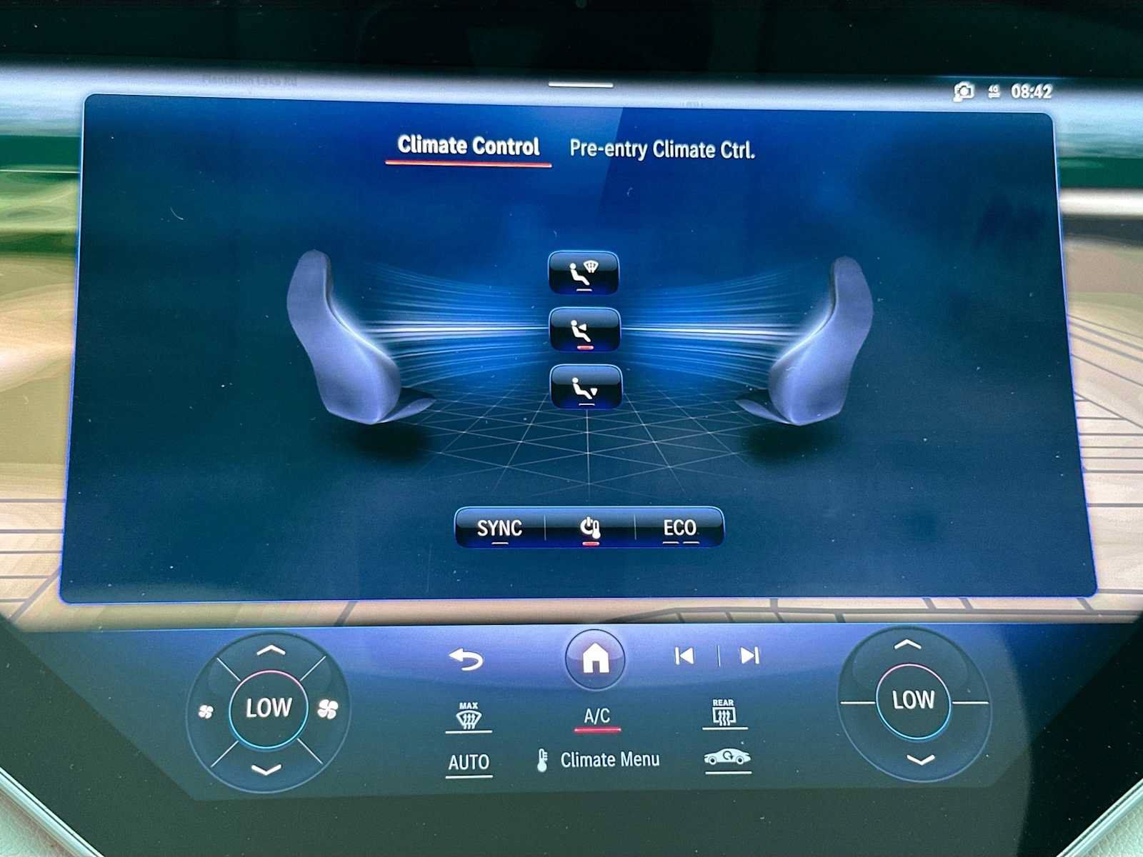 Used 2023 Mercedes-Benz EQS 580 4MATIC SUV image 16