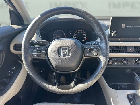 Used 2025 Honda HR-V LX image 12