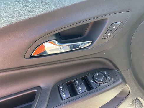 Used 2023 Chevrolet Equinox LT image 21