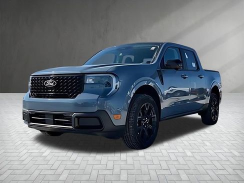 New 2025 Ford Maverick Lariat w/ Black Appearance Package image 3