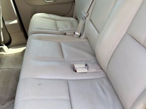 Used 2013 Chevrolet Suburban LT image 12