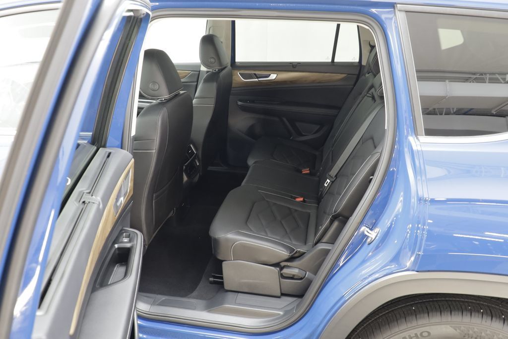 Used 2026 Volkswagen Atlas SE w/ Black Wheel Package AWD/4WD image 14