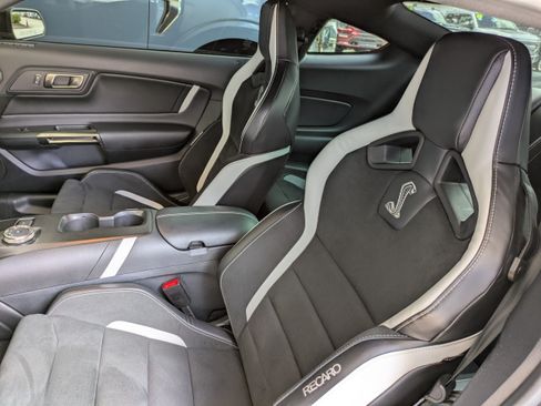 Certified 2022 Ford Mustang Shelby GT500 w/ Technology Package RWD image 17