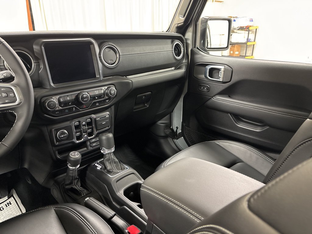Used 2023 Jeep Wrangler Unlimited Sahara w/ Cold Weather Group AWD/4WD image 22