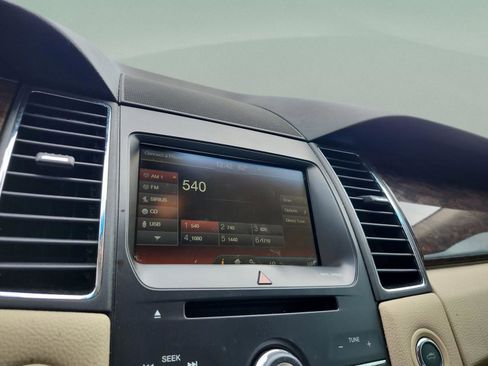 Used 2015 Ford Taurus Limited image 11
