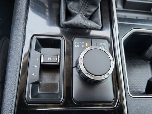 Used 2022 Toyota Tundra Limited AWD/4WD image 32