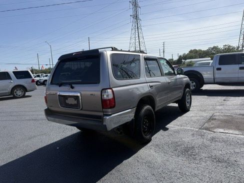 Used 2002 Toyota 4Runner SR5 RWD image 4