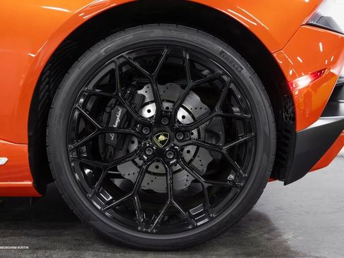 Used 2021 Lamborghini Huracan EVO image 12