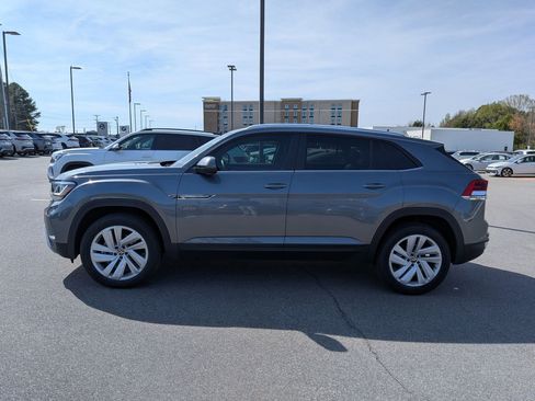 Used 2023 Volkswagen Atlas Cross Sport SE w/ Panoramic Sunroof Package image 6