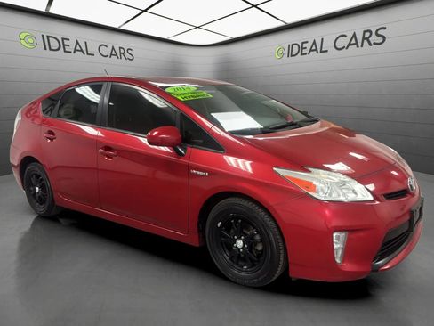 Used 2014 Toyota Prius Two FWD image 3