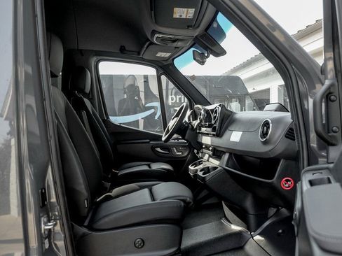 New 2025 Mercedes-Benz Sprinter 2500 image 22