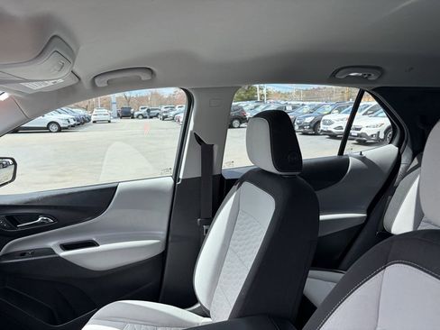 Used 2018 Chevrolet Equinox LS image 11