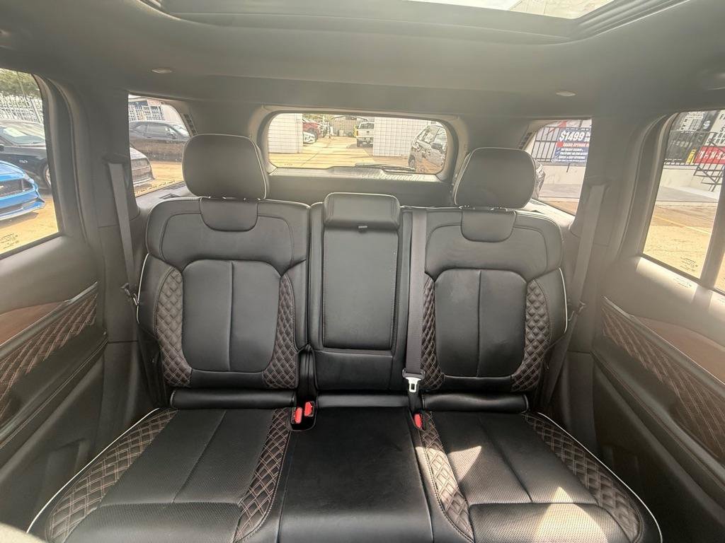 Used 2025 Jeep Grand Cherokee Summit w/ Obsidian Package AWD/4WD image 21