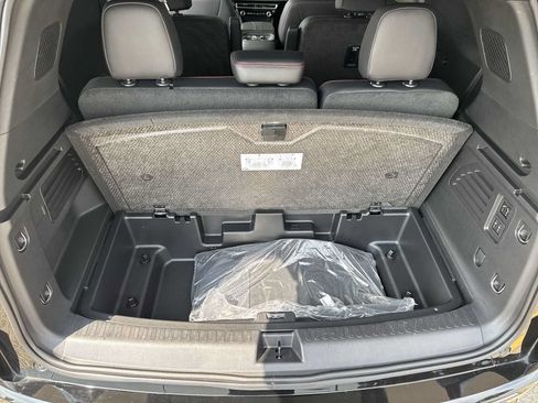 Certified 2024 Chevrolet Traverse RS w/ LPO, Floor Liner Package AWD/4WD image 20