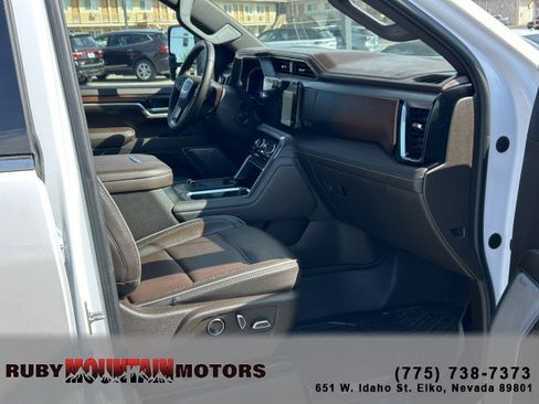 Used 2024 GMC Sierra 3500 Denali w/ Denali Reserve Package AWD/4WD image 27