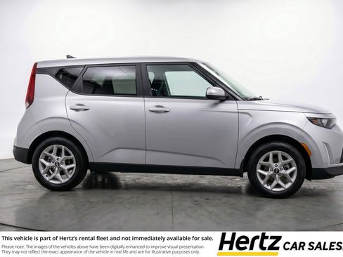 Used 2025 Kia Soul LX w/ LX Technology Package FWD image 1
