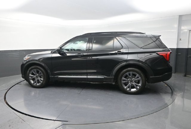 Used 2025 Ford Explorer Active w/ Active Comfort Package AWD/4WD image 4