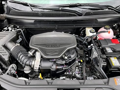 New 2026 Cadillac XT5 Sportv w/ LPO, Floor Liner Package AWD/4WD image 11