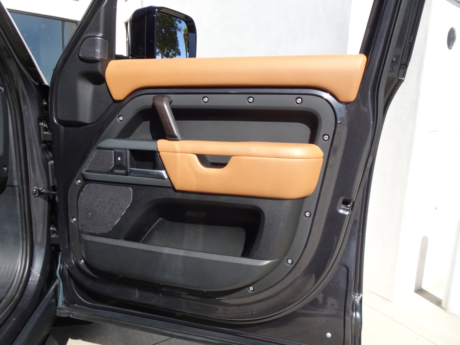 Used 2022 Land Rover Defender 110 X AWD/4WD image 19
