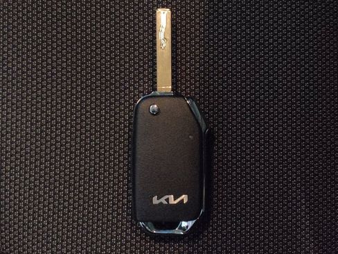 Used 2024 Kia Forte LXS image 32