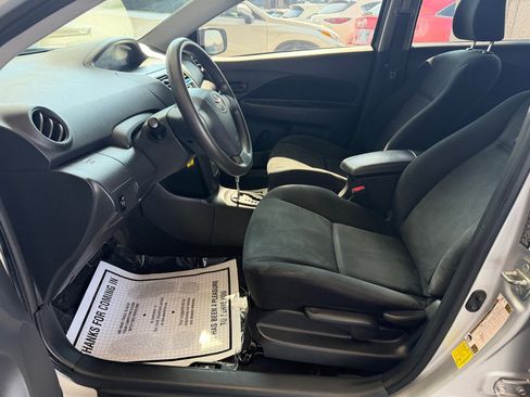Used 2012 Toyota Yaris Sedan FWD image 5