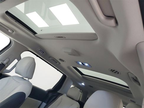 Certified 2025 Kia Carnival SX w/ SX Dark Edition Package image 26